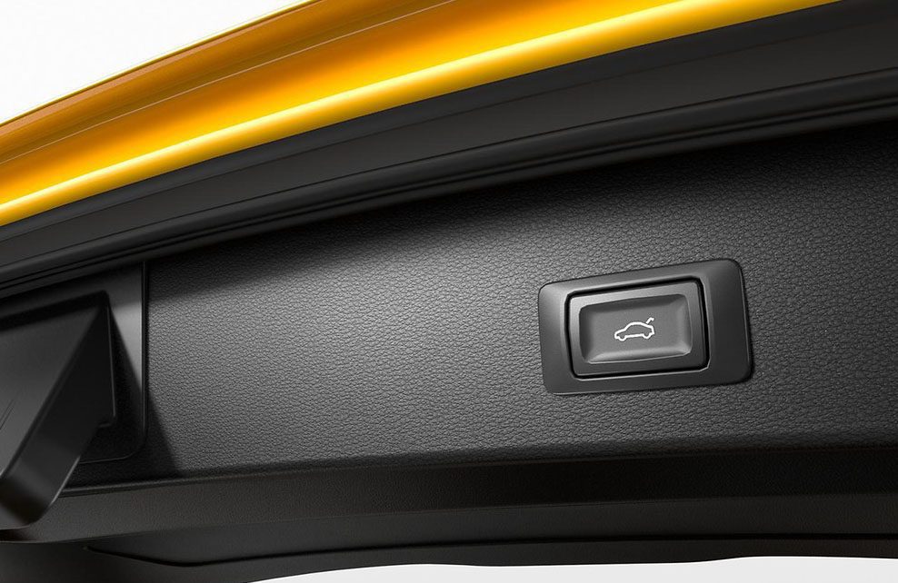 Inbouw elektrische achterklep met stille motor en OEM-afwerking