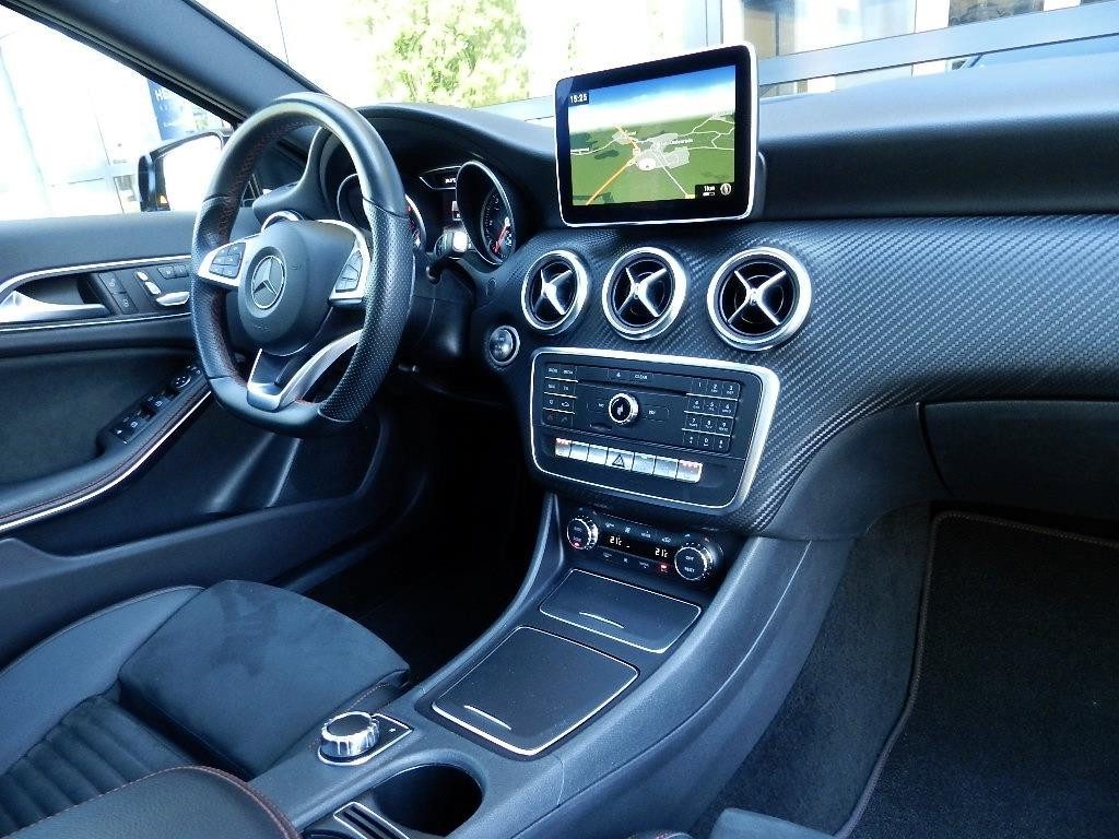 Installing Apple CarPlay in Mercedes A-Class (2015-2018)