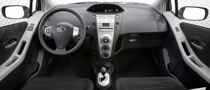Apple CarPlay inbouwen Toyota Yaris 2005–2012 | €448 incl. installatie 4 2005 toyota yaris interior