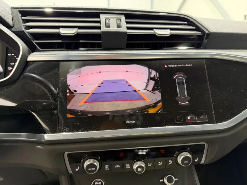 Achteruitrijcamera Audi Q3 retrofit (origineel systeem) 1 Camera on the original screen AUDI Q3