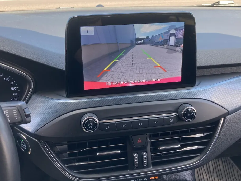 Camera inbouwen Ford Focus